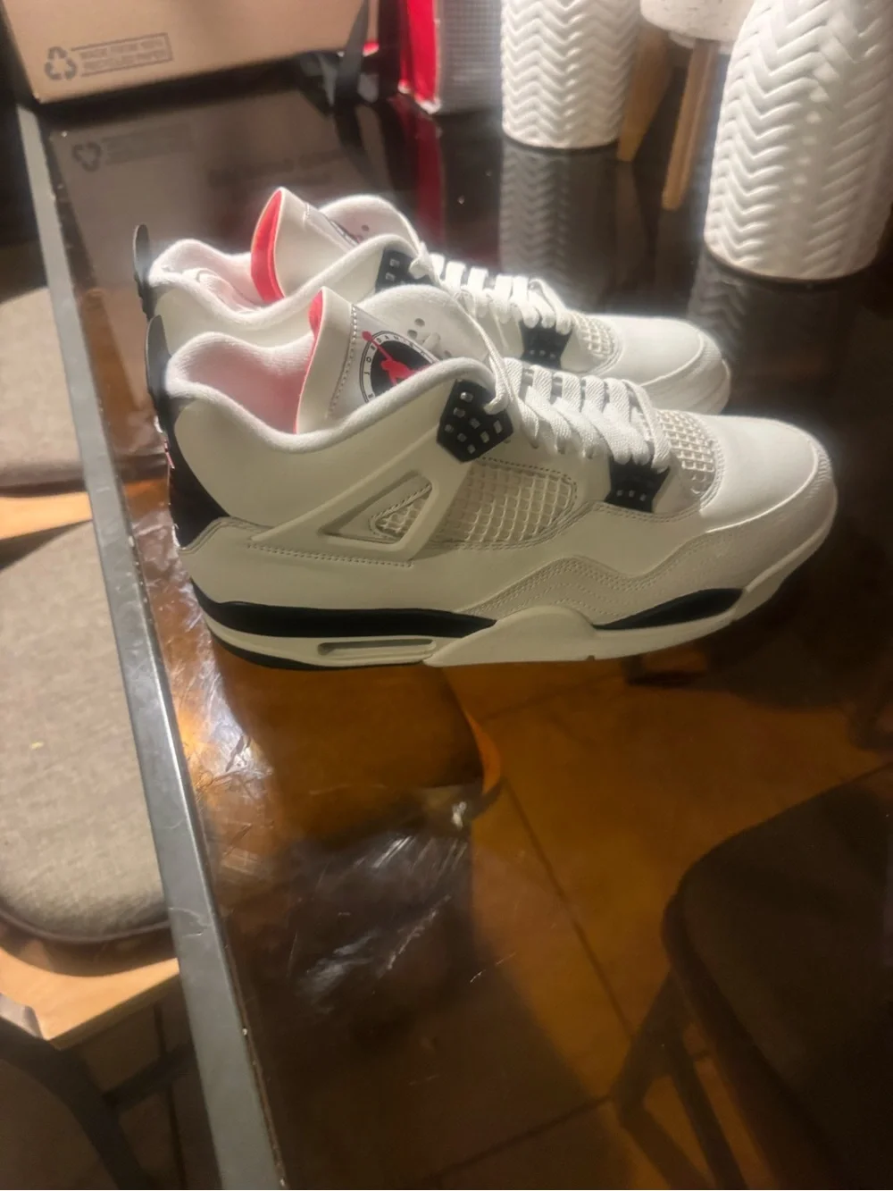 Jordan Men's Cream and Black Retro Basketball Sneakers Jordan 4 flight club